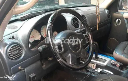 Jeep Liberty 2003 White Used for Sale - 3