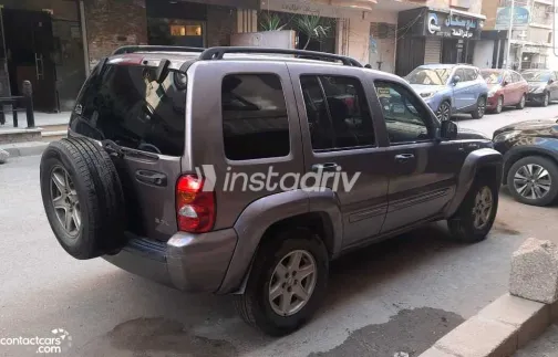 Jeep Liberty 2003 White Used for Sale - 4