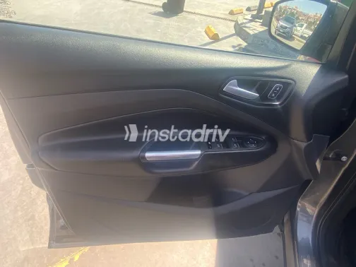 فورد كوجا 2019 أبيض مستعملة للبيع - 1