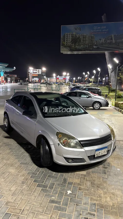 اوبل أسترا 2008 أبيض مستعملة للبيع - 4