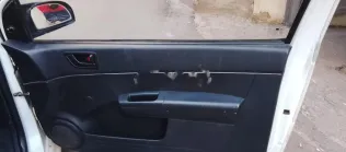 هيونداي جيتز 2011 أبيض مستعملة للبيع