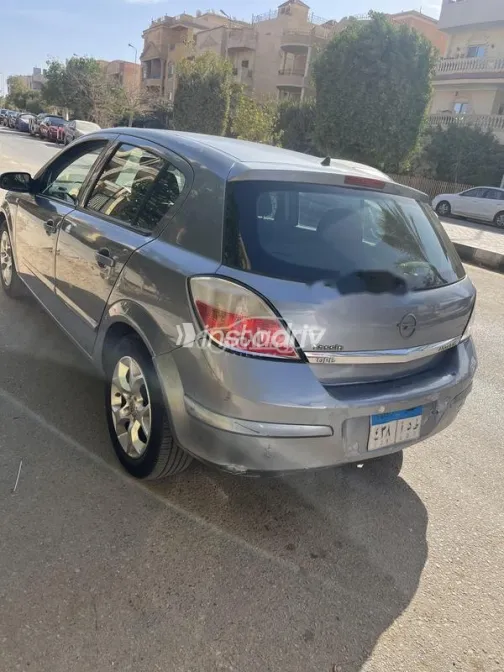 اوبل أسترا 2007 فضي مستعملة للبيع - 2