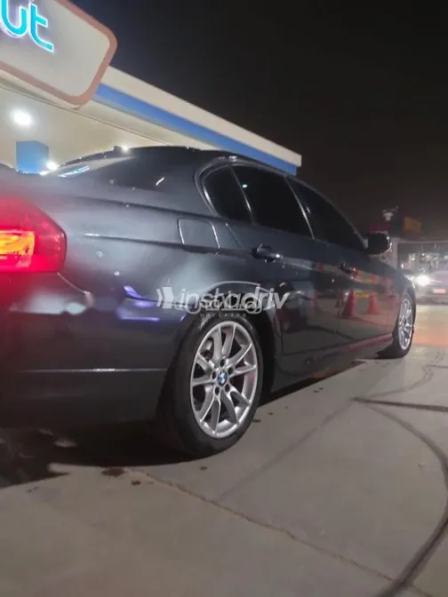 بي ام دبليو 320 2009 رمادي غامق مستعملة للبيع - 6