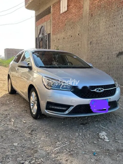 شيرى اريزو 5 2022 أبيض مستعملة للبيع - 1