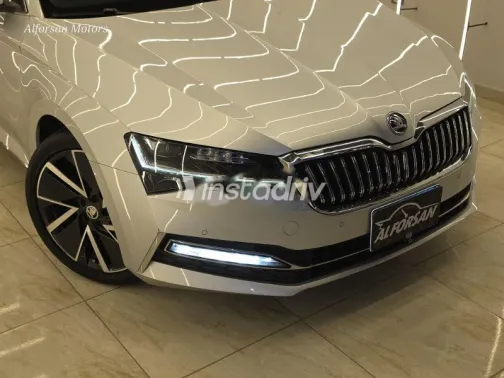 سكودا سوبيرب 2022 فضي مستعملة للبيع - 2