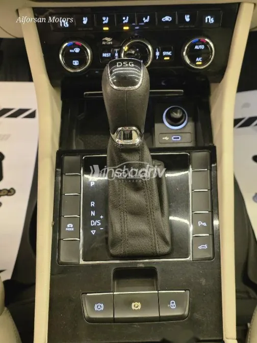 سكودا سوبيرب 2022 فضي مستعملة للبيع - 7