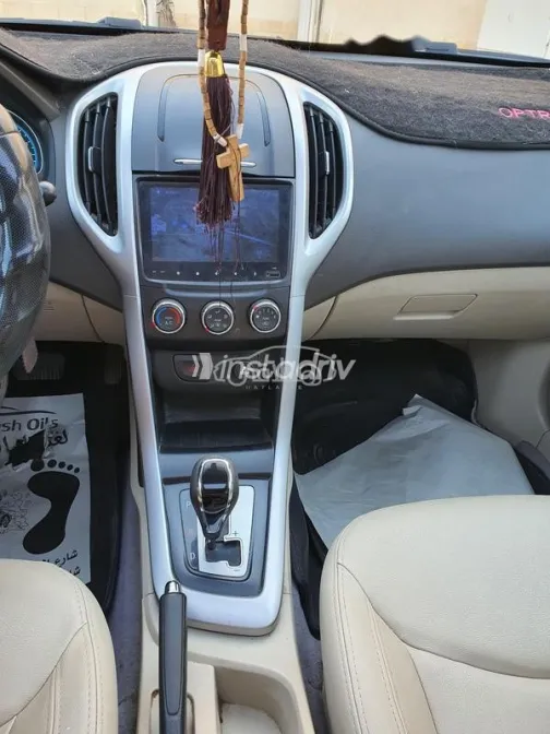 Chevrolet Optra 2022 White Used for Sale - 4