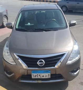 نيسان صنى 2021 أبيض مستعملة للبيع