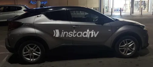 تويوتا C-HR 2021 فضي مستعملة للبيع - 4