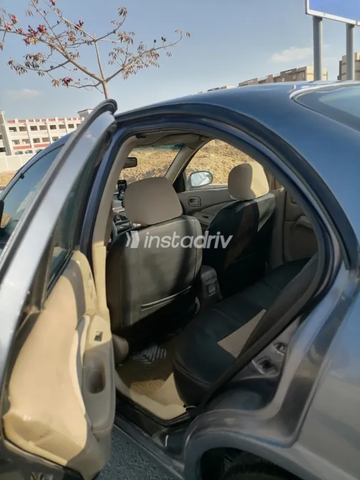 نيسان صنى 2010 أبيض مستعملة للبيع - 8