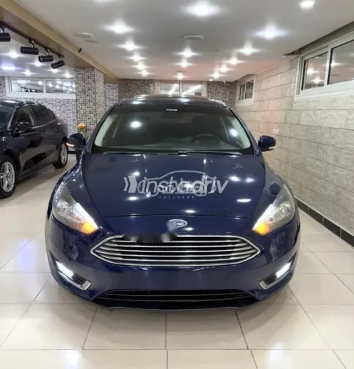 فورد فوكس 2017 أزرق غامق مستعملة للبيع - 1