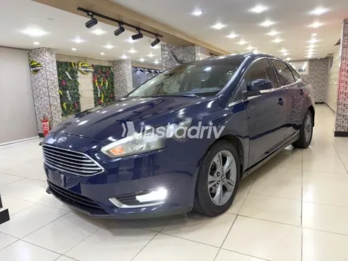 فورد فوكس 2017 أزرق غامق مستعملة للبيع - 2