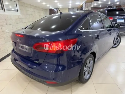 فورد فوكس 2017 أزرق غامق مستعملة للبيع - 5