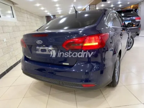 فورد فوكس 2017 أزرق غامق مستعملة للبيع - 6