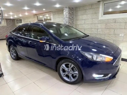 فورد فوكس 2017 أزرق غامق مستعملة للبيع - 7