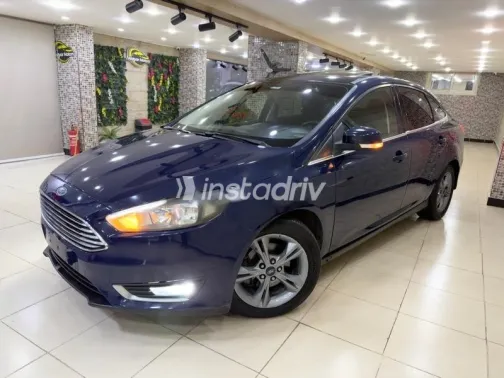 فورد فوكس 2017 أزرق غامق مستعملة للبيع - 8