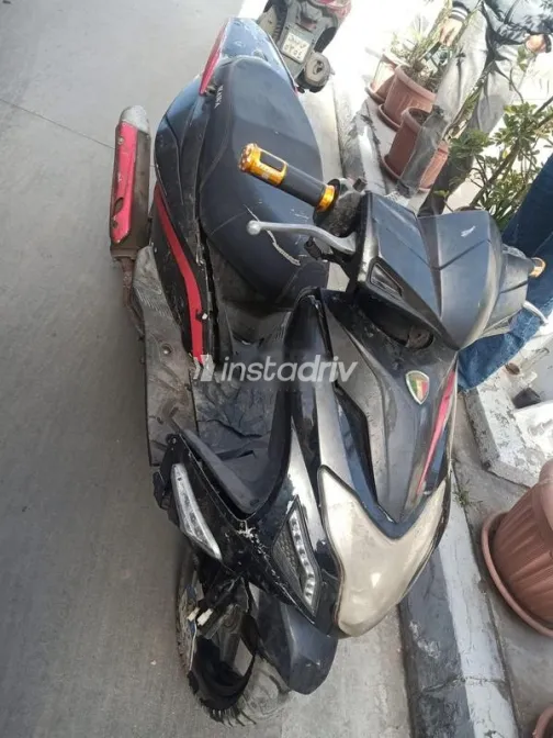 هيونداي إلنترا 2020 أسود مستعملة للبيع - 1