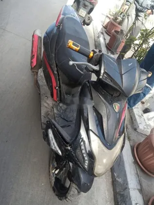 هيونداي إلنترا 2020 أسود مستعملة للبيع