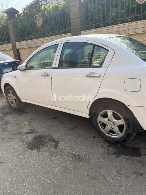 اسبيرانزا A516 2010 أبيض مستعملة للبيع - 2