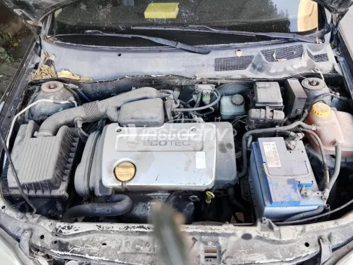 اوبل أسترا 2000 أسود مستعملة للبيع - 3