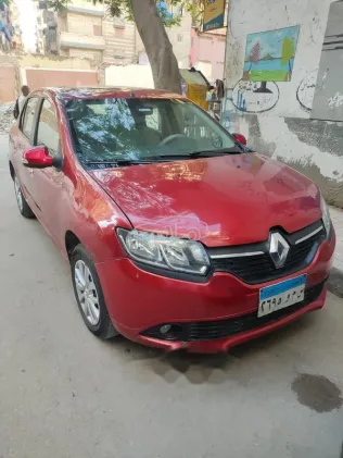 رينو لوجان 2016 أحمر مستعملة للبيع