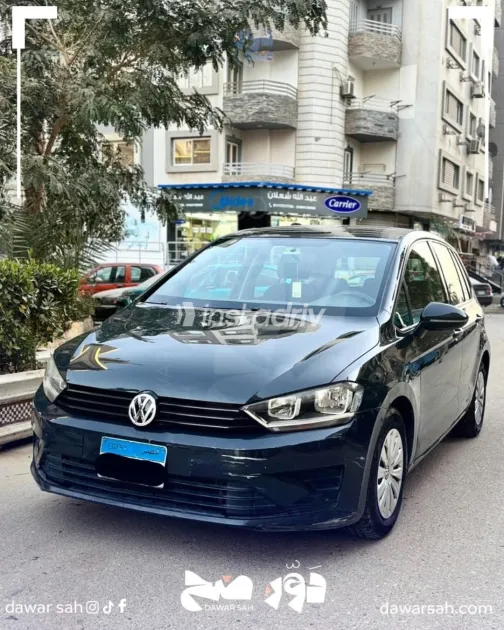 Volkswagen Golf 2018 White Used for Sale - 1