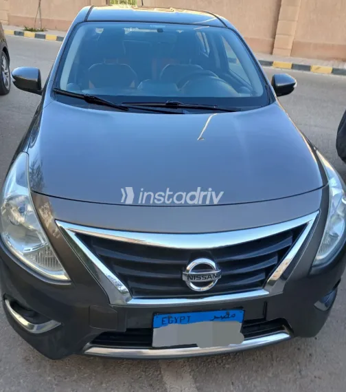 نيسان صنى 2016 أبيض مستعملة للبيع - 2