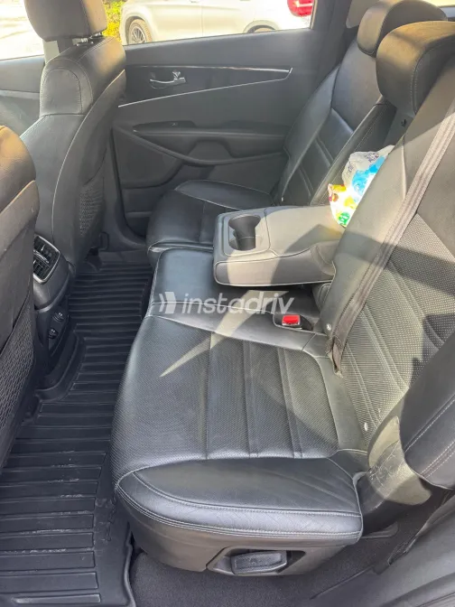 Kia Sorento 2021 White Used for Sale - 7