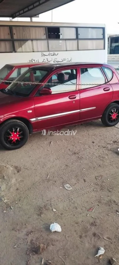 دايهاتسو سيريون 2000 أحمر مستعملة للبيع - 3