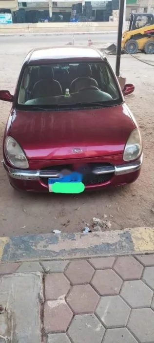دايهاتسو سيريون 2000 أحمر مستعملة للبيع