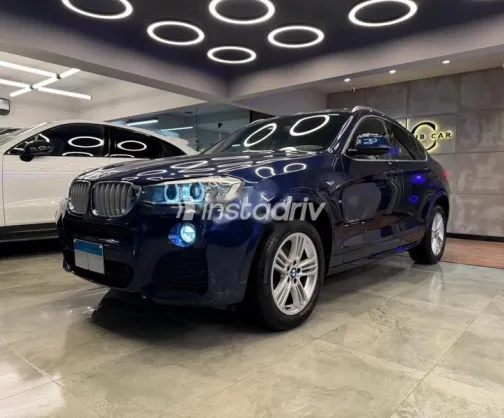 بي ام دبليو X4 2018 أزرق غامق مستعملة للبيع - 1