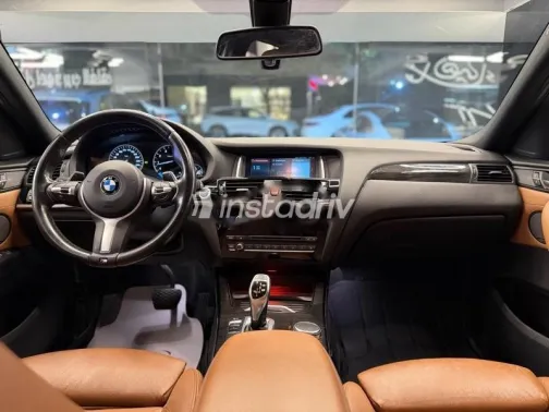 بي ام دبليو X4 2018 أزرق غامق مستعملة للبيع - 9