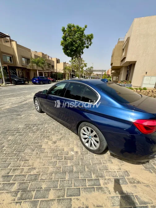 بي ام دبليو 318 2019 أبيض مستعملة للبيع - 3