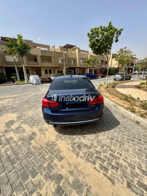 بي ام دبليو 318 2019 أبيض مستعملة للبيع - 4