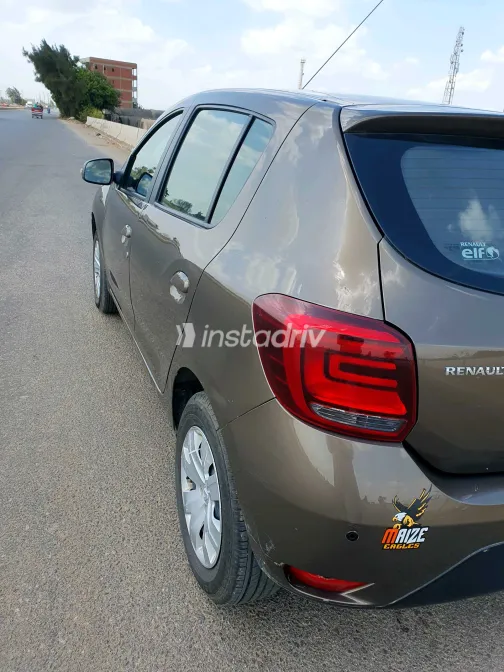 رينو سانديرو 2018 أبيض مستعملة للبيع - 1