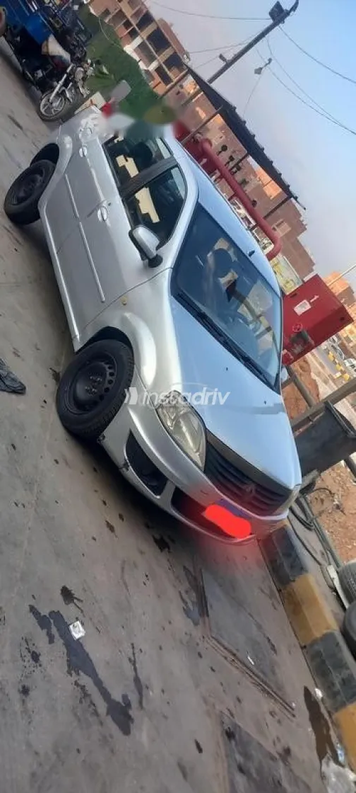 Renault Logan 2011 Silver Used for Sale - 1