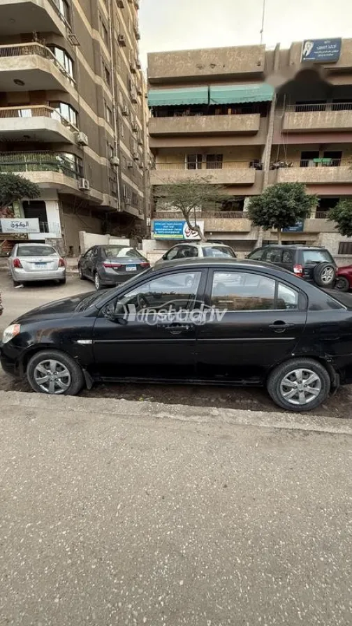 هيونداي اكسنت 2010 أسود مستعملة للبيع - 2