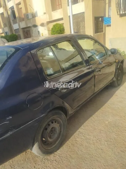 رينو كليو 2003 أزرق مستعملة للبيع - 2