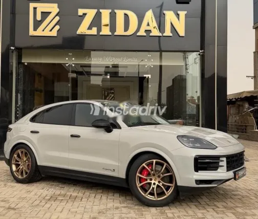 بورش كايين اس 2024 رمادي مستعملة للبيع - 3