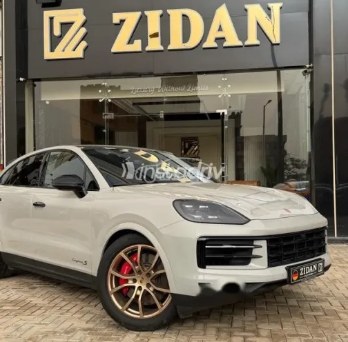 بورش كايين اس 2024 رمادي مستعملة للبيع - 4