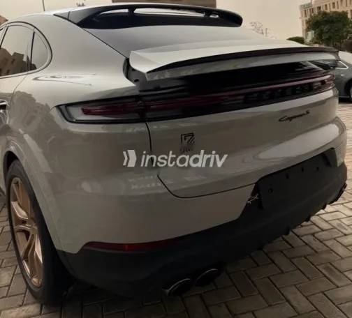 بورش كايين اس 2024 رمادي مستعملة للبيع - 10