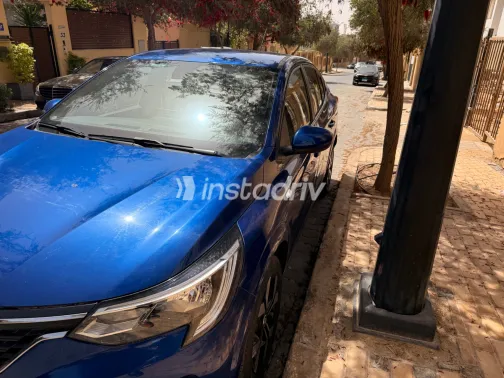 رينو تاليانت 2025 أبيض مستعملة للبيع - 2