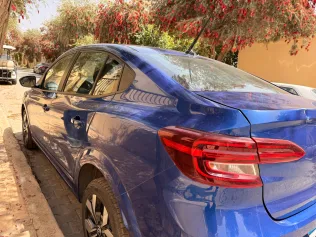 رينو تاليانت 2025 أبيض مستعملة للبيع