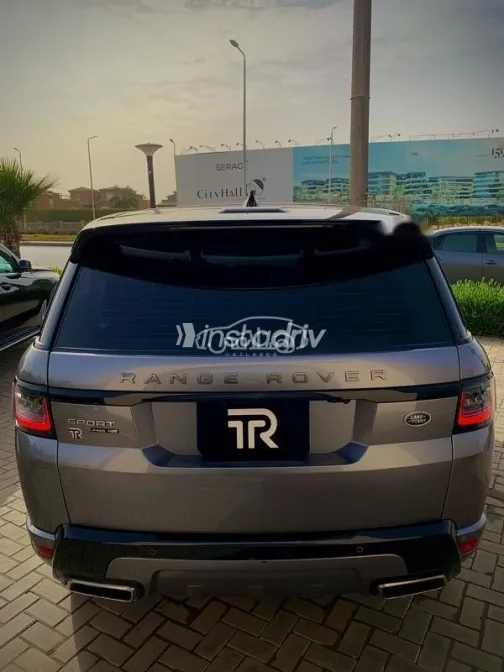 Land Rover Range Rover Sport 2021 Gray Used for Sale - 2