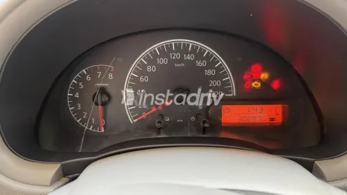 نيسان صنى 2016 ذهبي مستعملة للبيع - 9