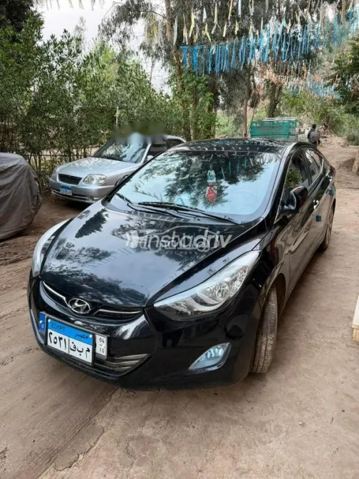 هيونداي افانتي 2011 أسود مستعملة للبيع - 2