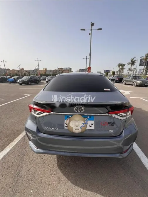 تويوتا كورولا 2026 أبيض مستعملة للبيع - 2