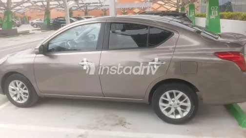 نيسان صنى 2020 برونزي مستعملة للبيع - 2