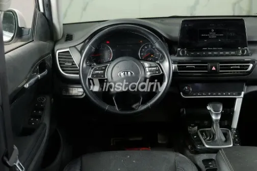 Kia Seltos 2021 White Used for Sale - 4