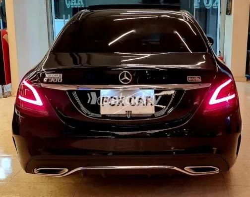 مرسيدس C 300 2020 أسود مستعملة للبيع - 4